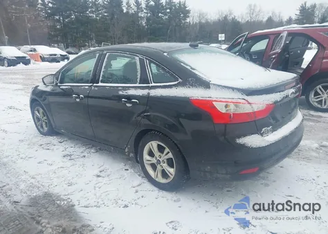 2014 Ford Focus Se z USA, uszkodzony, nr VIN 1FADP3F20EL262054